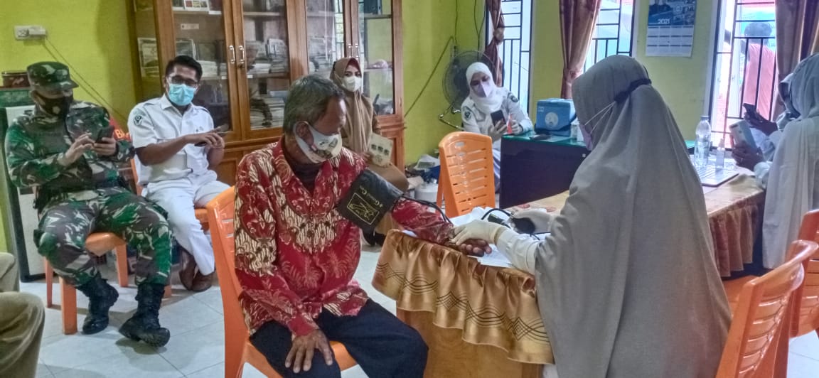40 Lansia Dusun Purwo Bhakti Mengikuti Vaksinasi Covid-19