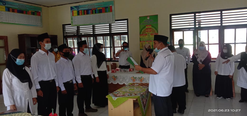 Camat Muko-muko Bathin VII Lantik 5 Anggota BPD Dusun Tebing Tinggi