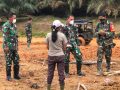 Tinjau Lokasi TMMD,Dandim 0416 Bute Cek Lokasi Pembuatan Rumah Guru Honor
