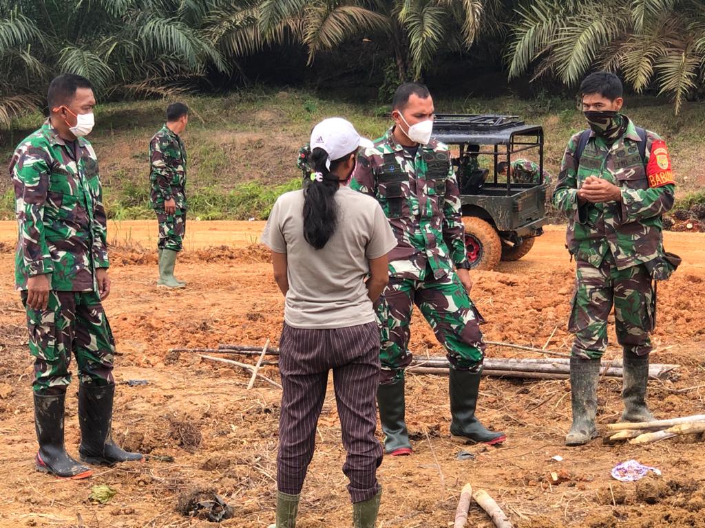 Tinjau Lokasi TMMD,Dandim 0416 Bute Cek Lokasi Pembuatan Rumah Guru Honor