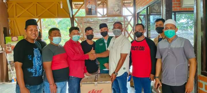 DPP Ormas Gempur Beri Penghargaan Kepada Rio Dusun Dwi Karya Bhakti