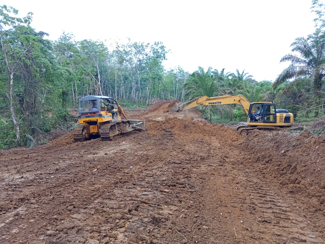 Operator Alat Berat Senang Bisa Bergabung Dengan Satgas TMMD ke 112 Kodim 0416/Bute