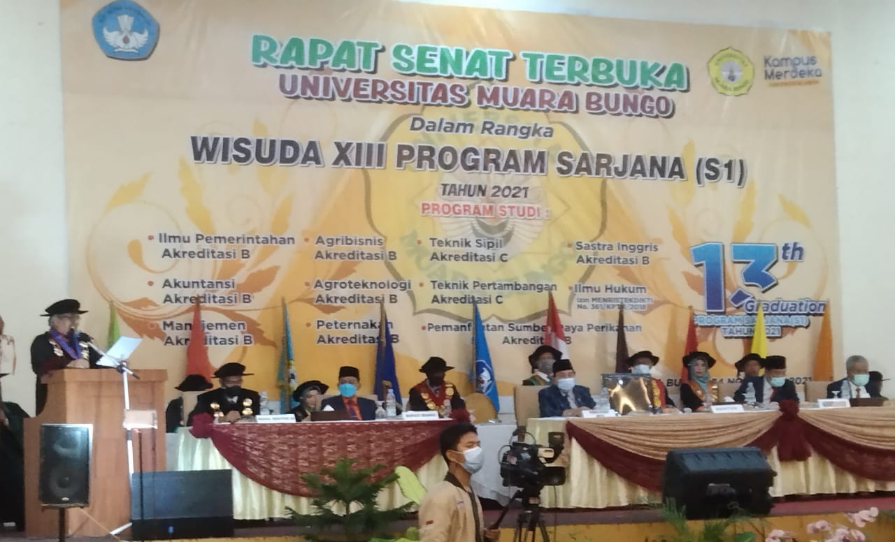 Sidang Senat Terbuka UMB Ke-XIII Berlansung Meriah Luluskan 258 Sarjana Terbaik