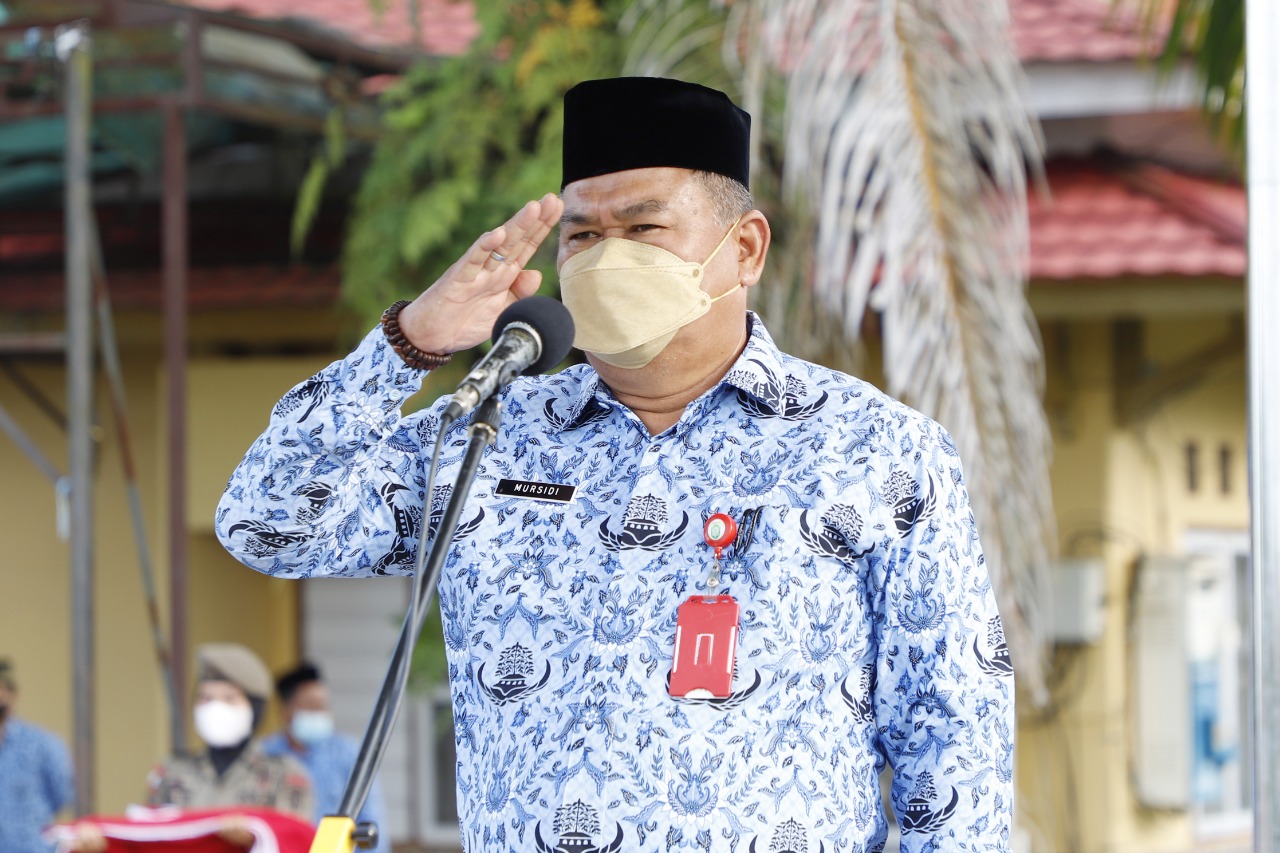 Tingkatkan Kedisplinan Pegawai,Sekda Mursidi Pimpin Upacara Rutin Pemkab Bungo