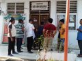 Woow Diduga Gelapkan Dana PAD Warga Dusun Sirih Sekapur Segel Kantor Rio