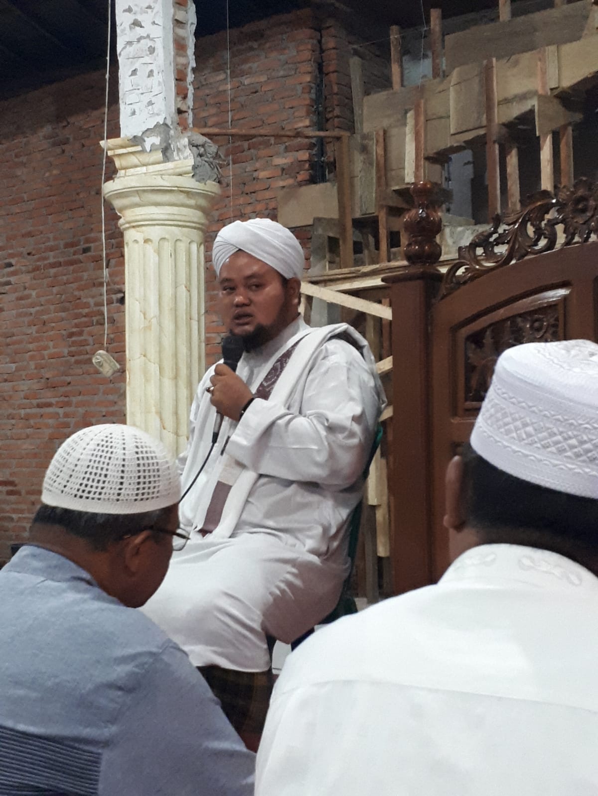 Gencarkan Program “BASUH”Pemkab Bungo Berjamaah Subuh Dimasjid Baiturrahman SKB