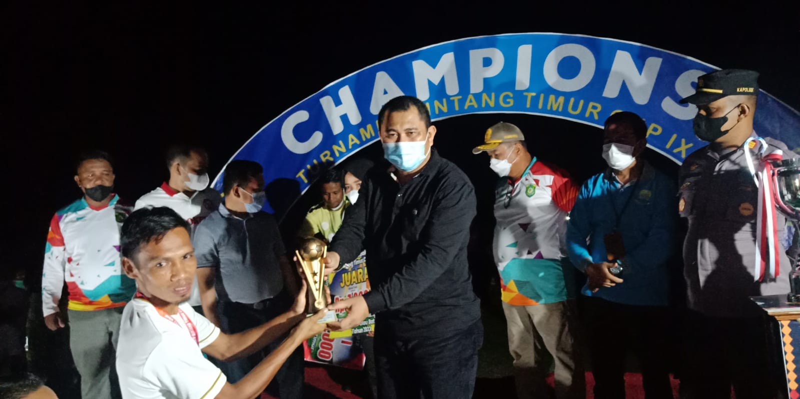 Bupati Bungo Dampingi Gubenur Jambi Diacara Penutupan Turnamen Bola Kaki Jujuhan Ilir