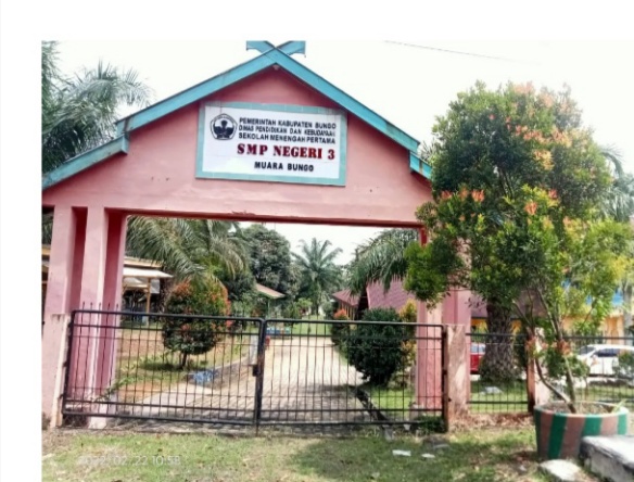 Perjualbelikan LKS Disekolah,Diduga Kepala Sekolah SMP Negeri 3 Bungo Lakukan Pungli dan Tidak Mengindahkan Permendikbud