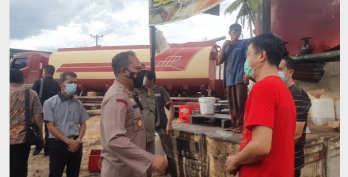 Pastikan Stok Minyak Aman,Kapolres Bungo Tinjau Langsung Gudang Distributor Minyak Goreng Curah
