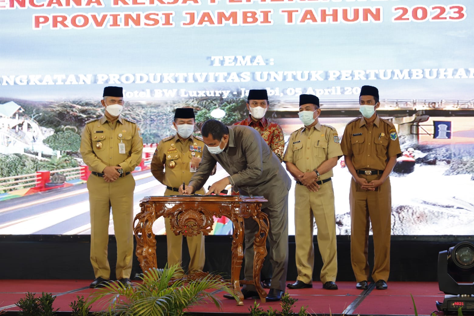 Bupati Bungo Teken Kesepakatan Hasil Musrenbang RKDP 2023 ,Runway Bandara Muara Bungo Bakal Ditambah