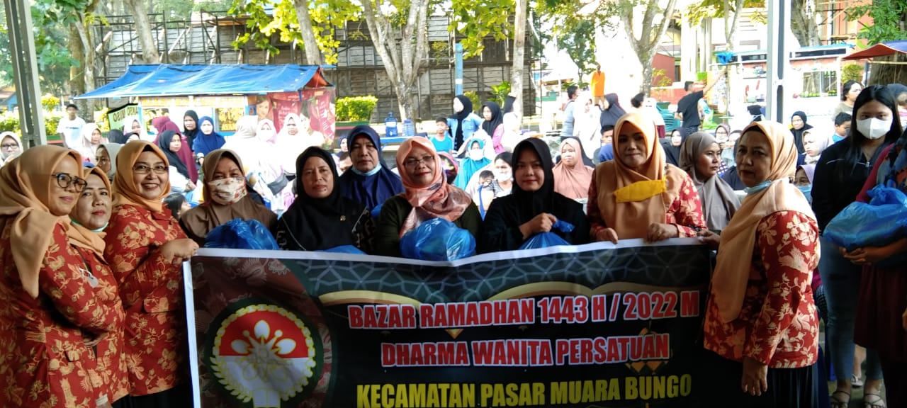 BKAD Lintas Mandiri Kecamatan Pasar Muara Bungo Gelar Kegiatan Sosial Berupa Bazar Sembako Murah
