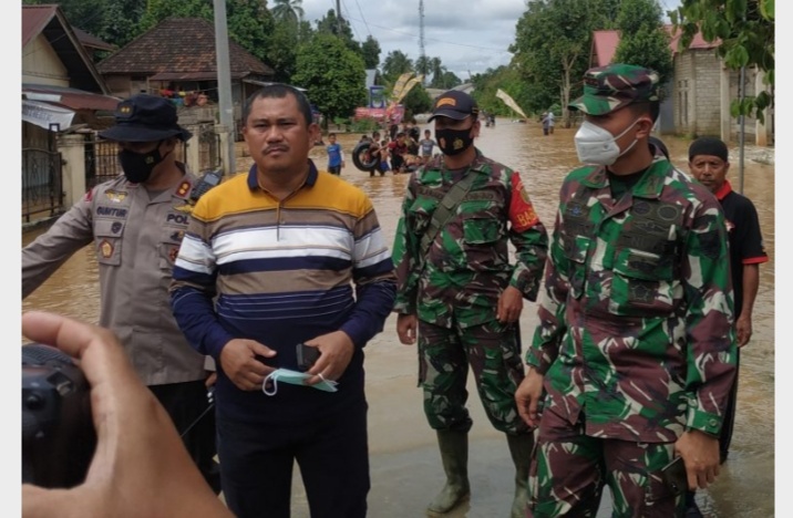 Bupati Bungo H.Mashuri Tinjau Lokasi banjir Di kecamatan Tanah sepenggal