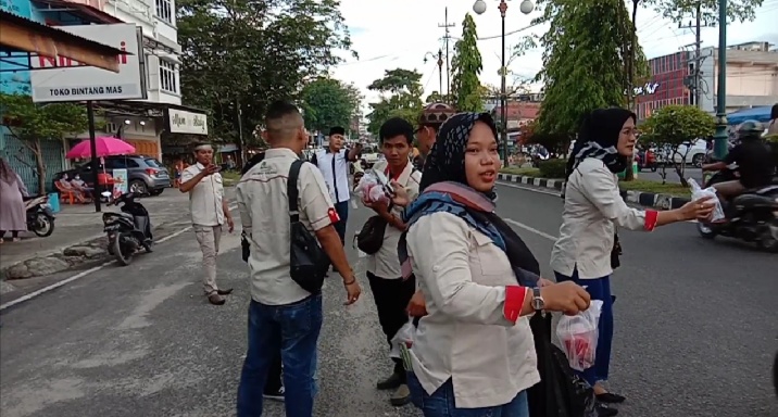 Indahnya Berbagi,DPD JOIN Bungo Bagi-Bagi Takjil Dibulan Ramadhan