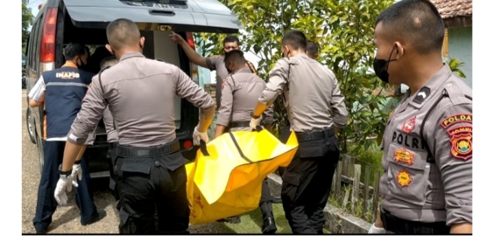 Warga BTN Lintas Asri Bungo Dihebohkan Dengan Penemuan Mayat Pria Lansia Membusuk Didalam Rumah