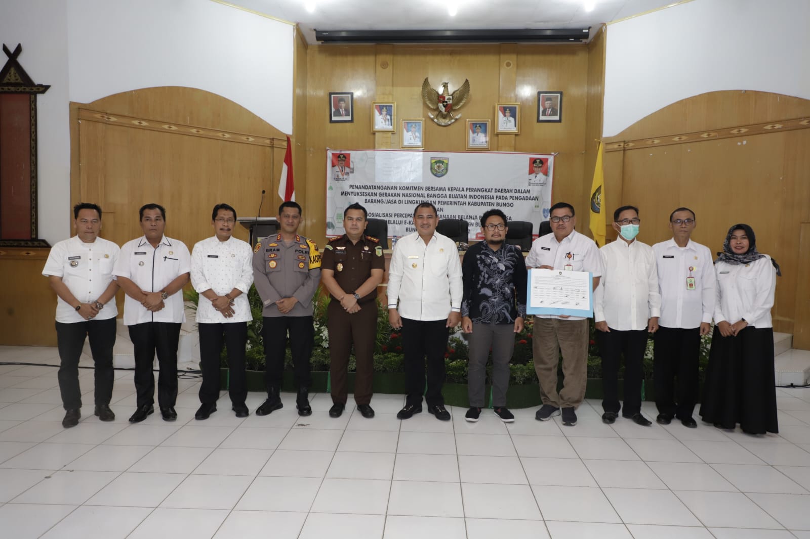 Sukseskan Gerakan Nasional Bangga Buatan Indonesia,Bupati Bungo Bersama Unsur Forkopimda Lakukan Penandatanganan Komitmen