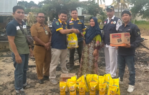 Sebagai Bentuk Aksi Sosial,Karang Taruna Bungo Salurkan Bantuan Kepada Korban Kebakaran di Lorong Karya Bhakti dan Dusun Pulau Pekan