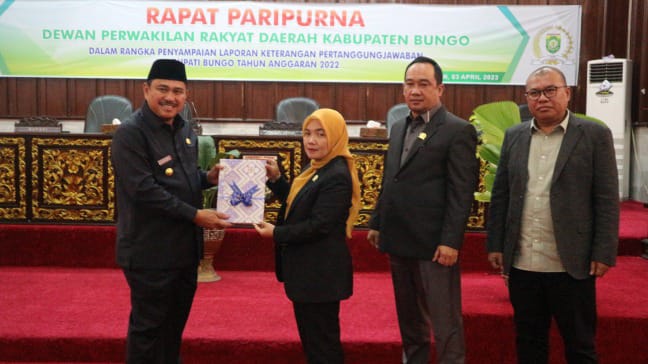 Bupati Bungo H.Mashuri Hadiri Rapat Paripurna DPRD Bungo Penyampaian LKPJ  Tahun Anggaran 2022