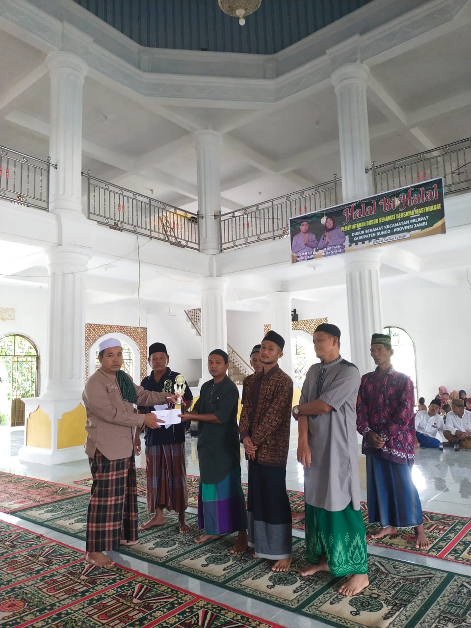 Perkuat Tali Silahturahmi,Pemdus Senamat Gelar Acara Halal Bihalal Idul Fitri Bersama Masyarakatnya