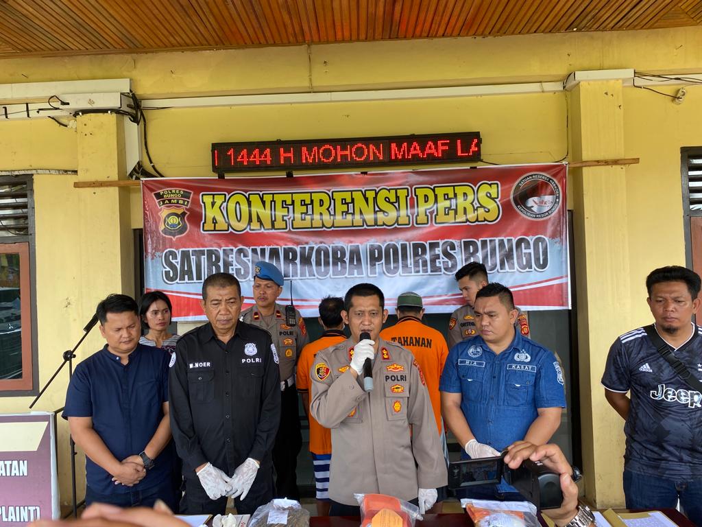 Ungkap Kasus Penyalahgunaan Narkoba,Satresnarkoba Polres Bungo Berhasil Amankan Setengah Kg Sabu dan 900 Gram Ganja