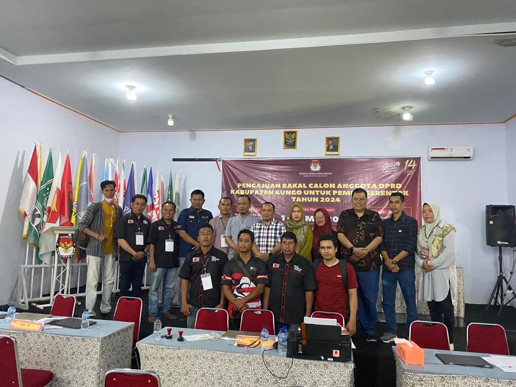 Serahkan Berkas Bacaleg Ke KPU,Pimcab Partai PKN Bungo Optimis Rebut Suara Terbanyak Perdapil