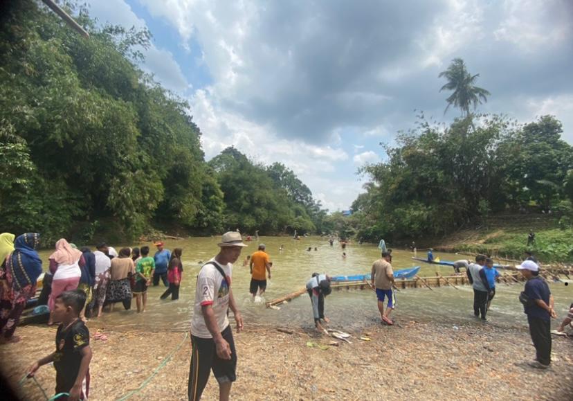 Pembukaan Lubuk Larangan Gandeng Duo Dusun Senamat Disambut Antusias Oleh Masyarakat