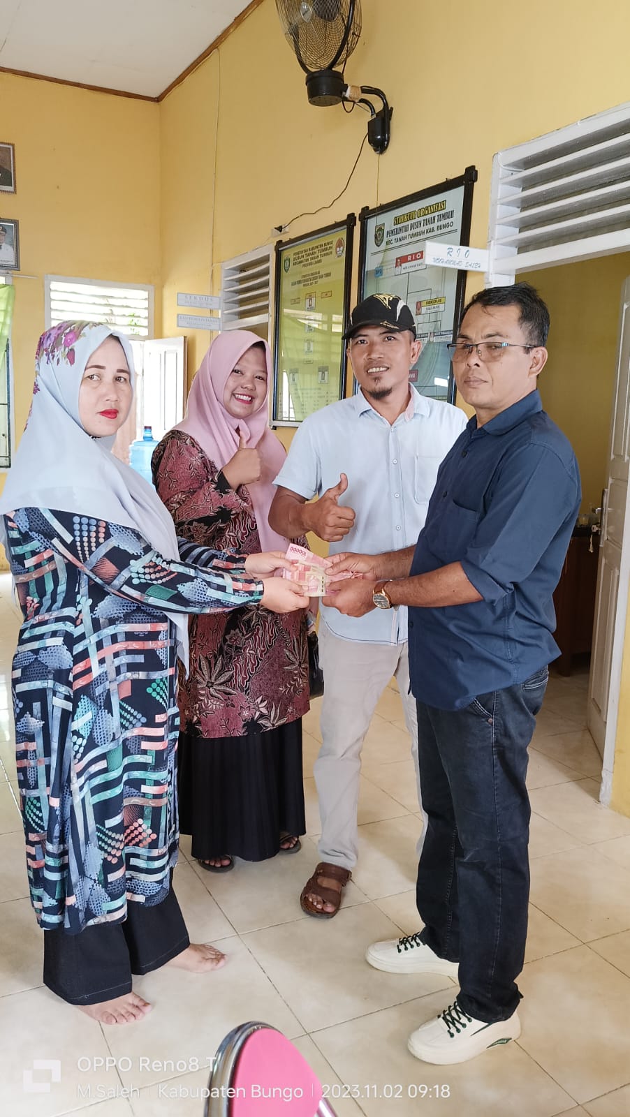 Kurangi Beban Masyarakat,Pemdus Tanah Tumbuh Salurkan BLT-DD Tahap 4 Untuk  Keluarga Penerima Manfaat (KPM)