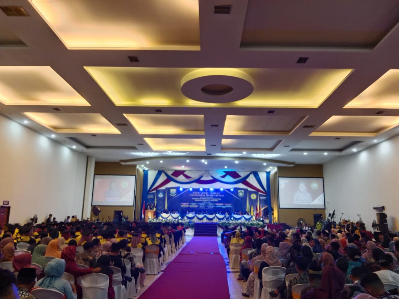 Universitas Muara Bungo Gelar Wisuda XV,Rektor Ingatkan Sarjana Dapat Menjadi Enterpreneur dan Ciptakan Lapangan Pekerjaan