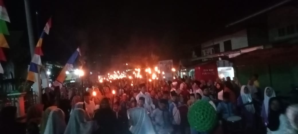 Peringatan Isra’ Mi’raj 1445 Hijriah,Warga Dusun Empelu Sambut Dengan Pawai Obor