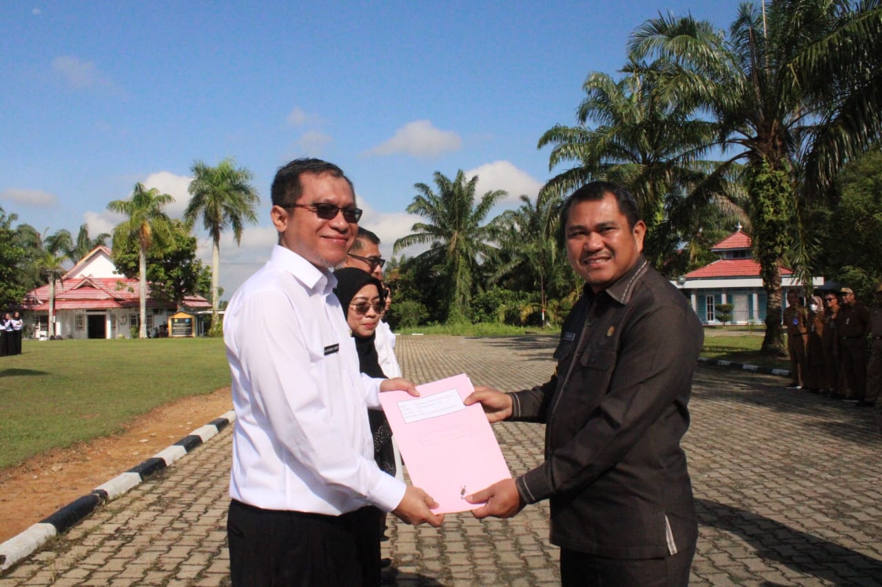 Bupati Bungo H.Mashuri Serahkan SK Pengangkatan Ratusan PPPK Tenaga Guru dan Kesehatan Kabupaten Bungo