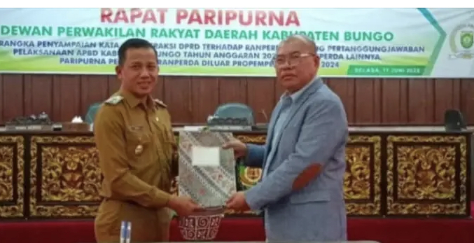 DPRD Bungo Gelar Rapat Paripurna Terkait Kesepakatan Ranperda Menjadi Perda