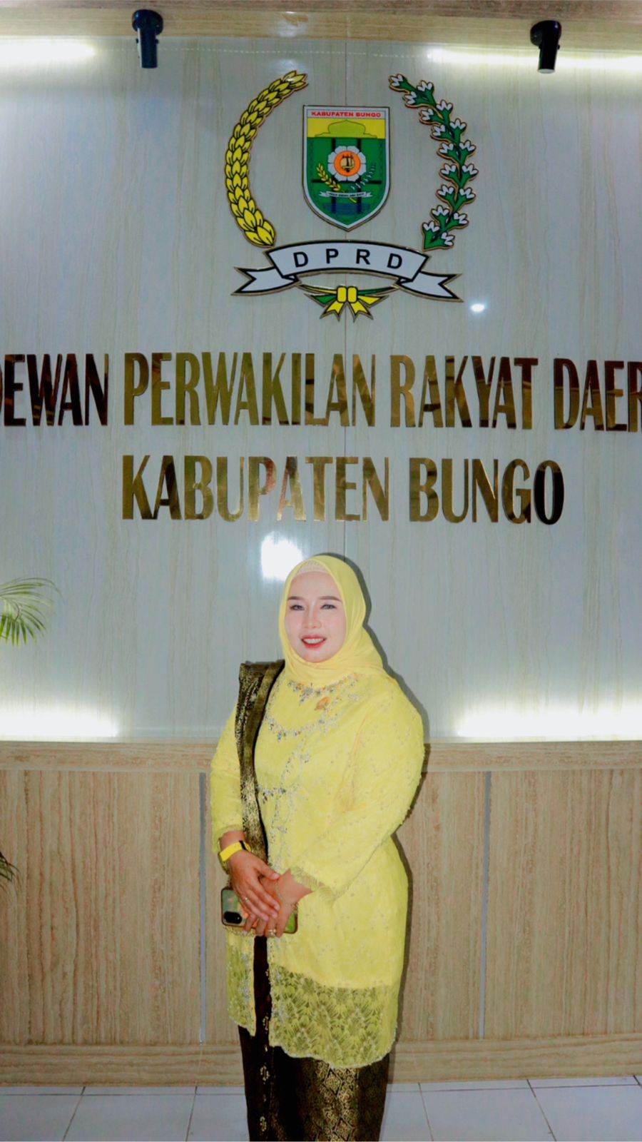 Berangkat Dari Jurnalis, Riana S.Pd Resmi Dilantik Menjadi Anggota DPRD 2024-2029