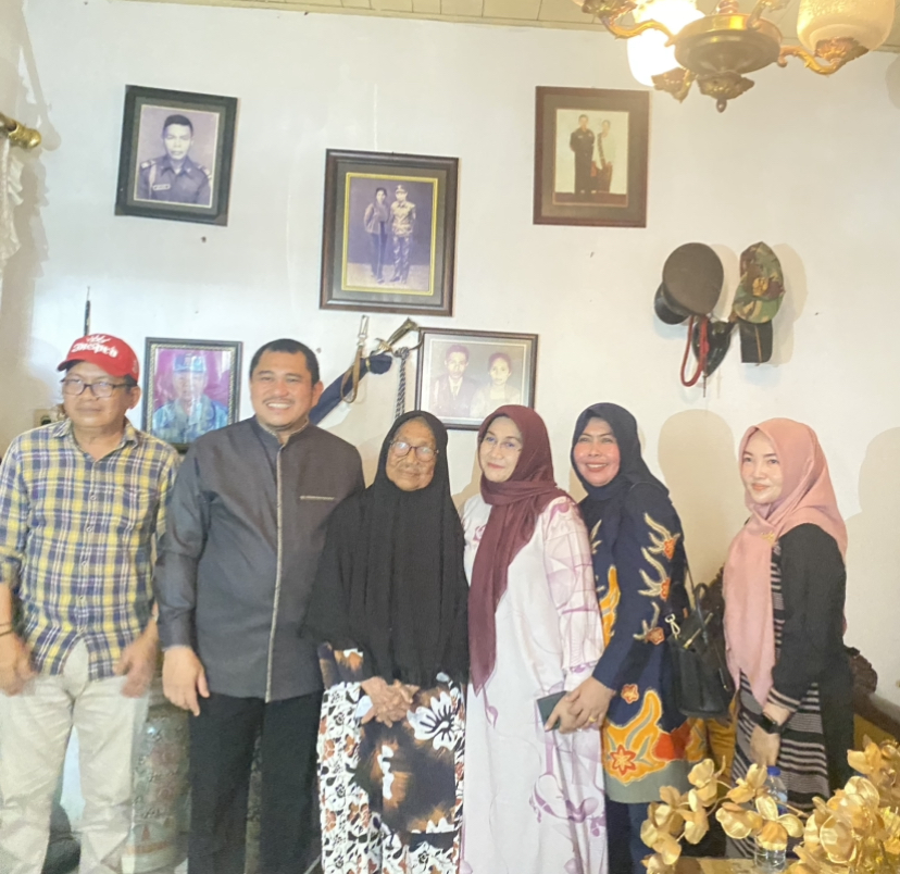 Sambut Momentum HUT RI Ke-79, Bupati Bungo Beserta Rombongan Kunjungi Rumah Veteran
