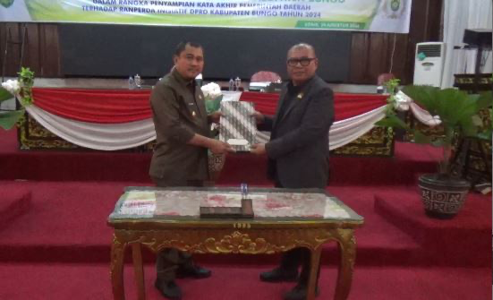DPRD Bungo Gelar Rapat Paripurna Terkait Penyampaian Kata Akhir Pemda Terhadap Ranperda Inisiatif