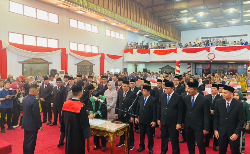 Peroleh Suara Terbanyak di Dapilnya,Akhirnya Edi Kusnadi S.IP Resmi Dilantik Menjadi Anggota DPRD Kabupaten Bungo Periode 2024-2029 Siap Mengembankan Amanah Masyarakat