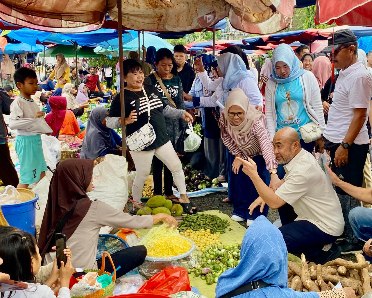 Dedy Putra Blusukan Kepasar Atas, Dengarkan Keluhan Pedagang dan Pembeli