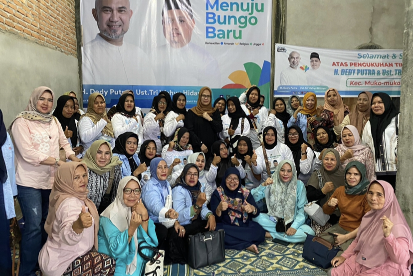 Hj Elza Terharu Melihat Antusias dan Semangat Tim Kartini Dedy-Dayat di Muko-Muko Bathin VII