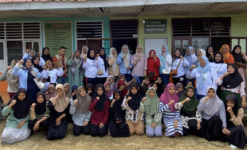 Elza Dedy Berbagi Keceriaan Bersama Anak-anak Panti Asuhan Aisyiyah Muara Bungo