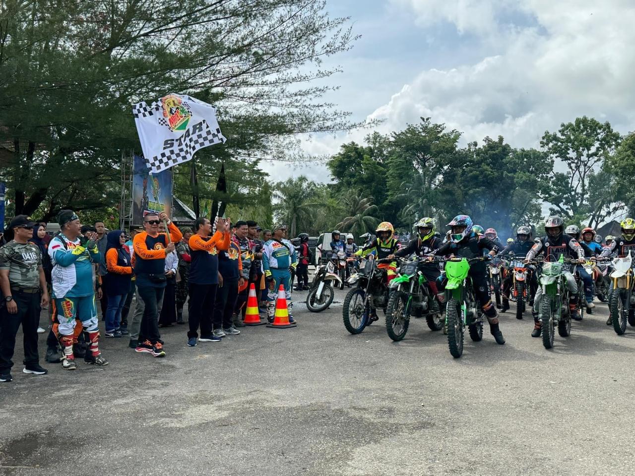 Ratusan Offroader Nusantara Hadir di Event One Day Adventure MBAT12 Pengelaran Event Berlangsung Sukses dan Meriah