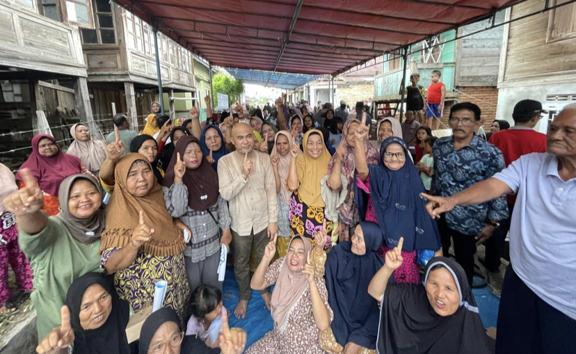 Barisan Emak-emak Dusun Pedukun Solid Menangkan Dedy-Dayat