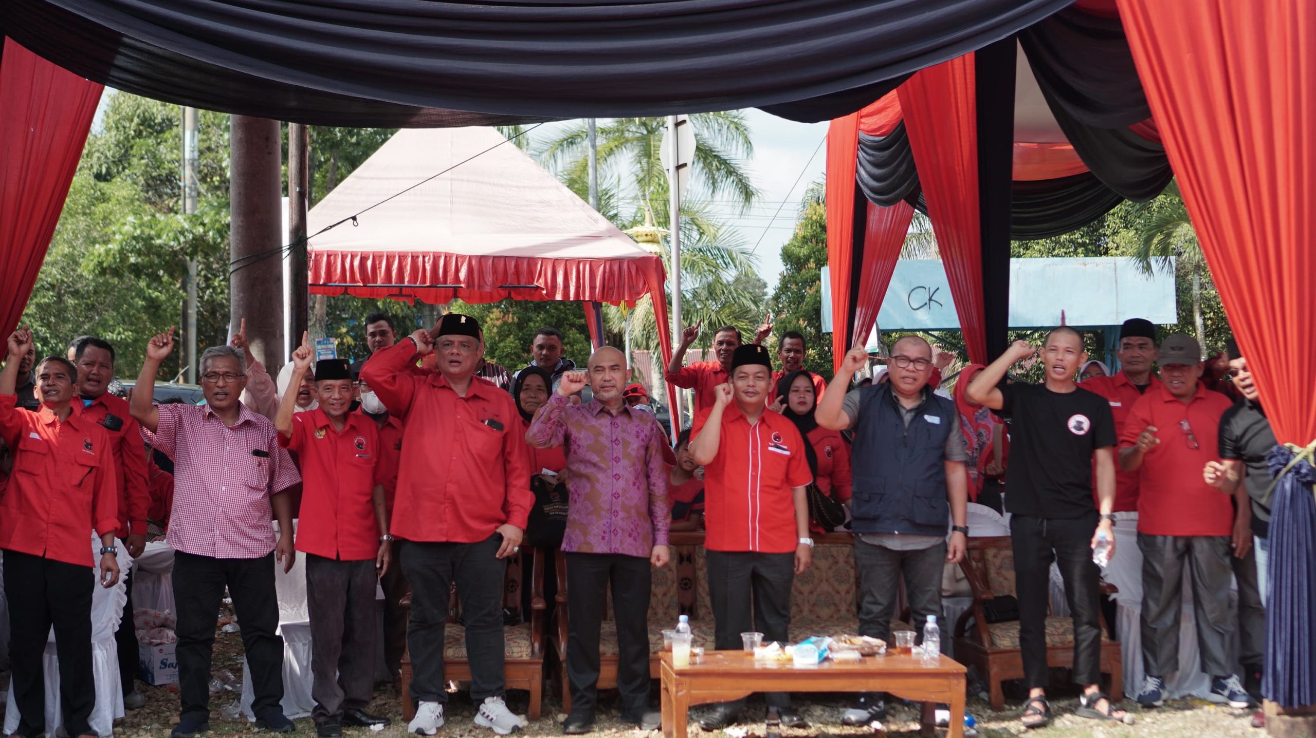 Hadiri Pelantikan, Seluruh Mesin Partai PDI Perjuangan Bergerak Menangkan Dedy-Dayat
