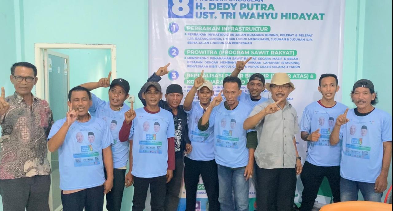 Ketua dan Pengurus Pemuda Pancasila Anak Ranting Empelu Alihkan Dukungan 02 Ke 01 Dedy-Dayat