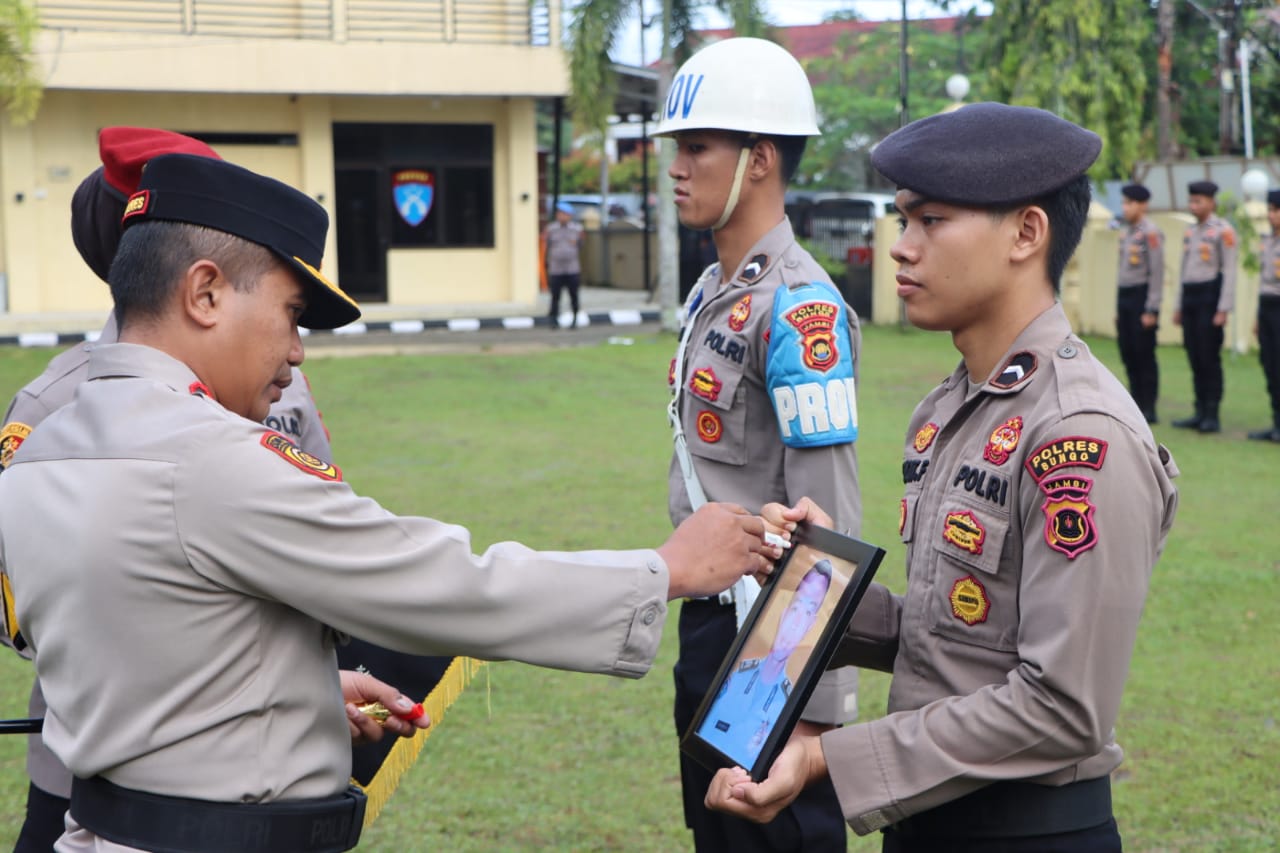 Kapolres Bungo Pimpin Upacara PTDH In Absentia 1 Personel Polres Bungo