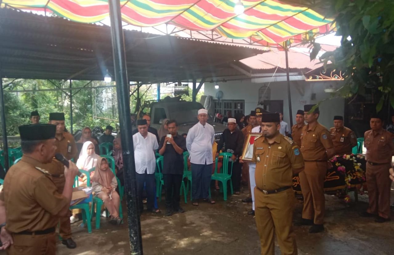 Merangin Berduka,Mantan Camat NTT Tutup Usia Wabup Merangin H Abdul Khafid Pimpin Upacara Pemakaman