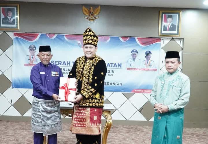 News…! Sertijab Pj Bupati Merangin Jangcik Mohza Dengan Bupati H M Syukur dan Wakil Bupati H Abdul Khafidh Berlangsung Khidmat
