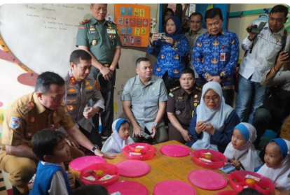 Launching MBG di Jambi, Al Haris Pastikan Proses Lancar dan Menu Sehat Untuk Anak