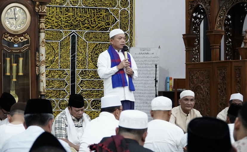 Safari Ramadhan 1446 H di Sarolangun: Gubernur Al Haris Berikan 1 Tiket Umroh Untuk Warga
