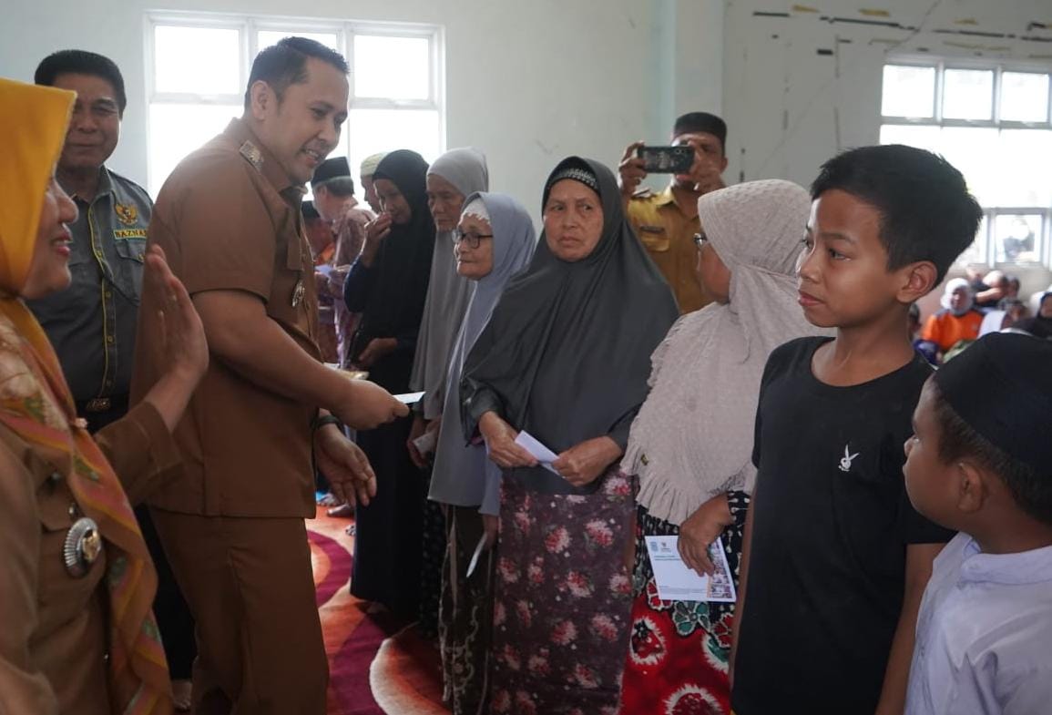 Bupati Merangin H Muhammad Syukur Santuni Ribuan Anak Yatim