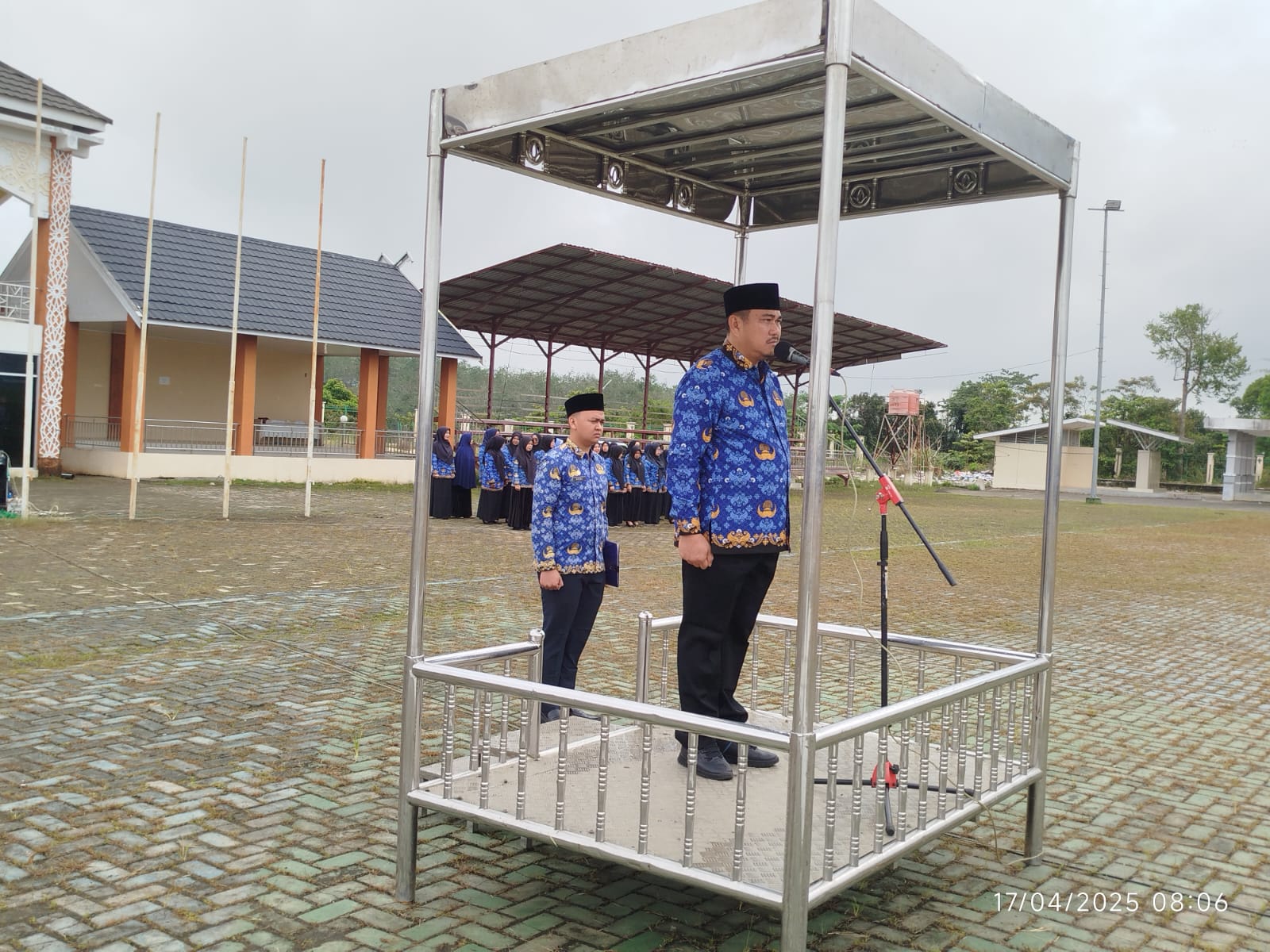 Bupati Bungo Jadi Inspektur Upacara Disiplin Pegawai, Dilanjutkan Halal Bihalal di MTQ Baru Bungo