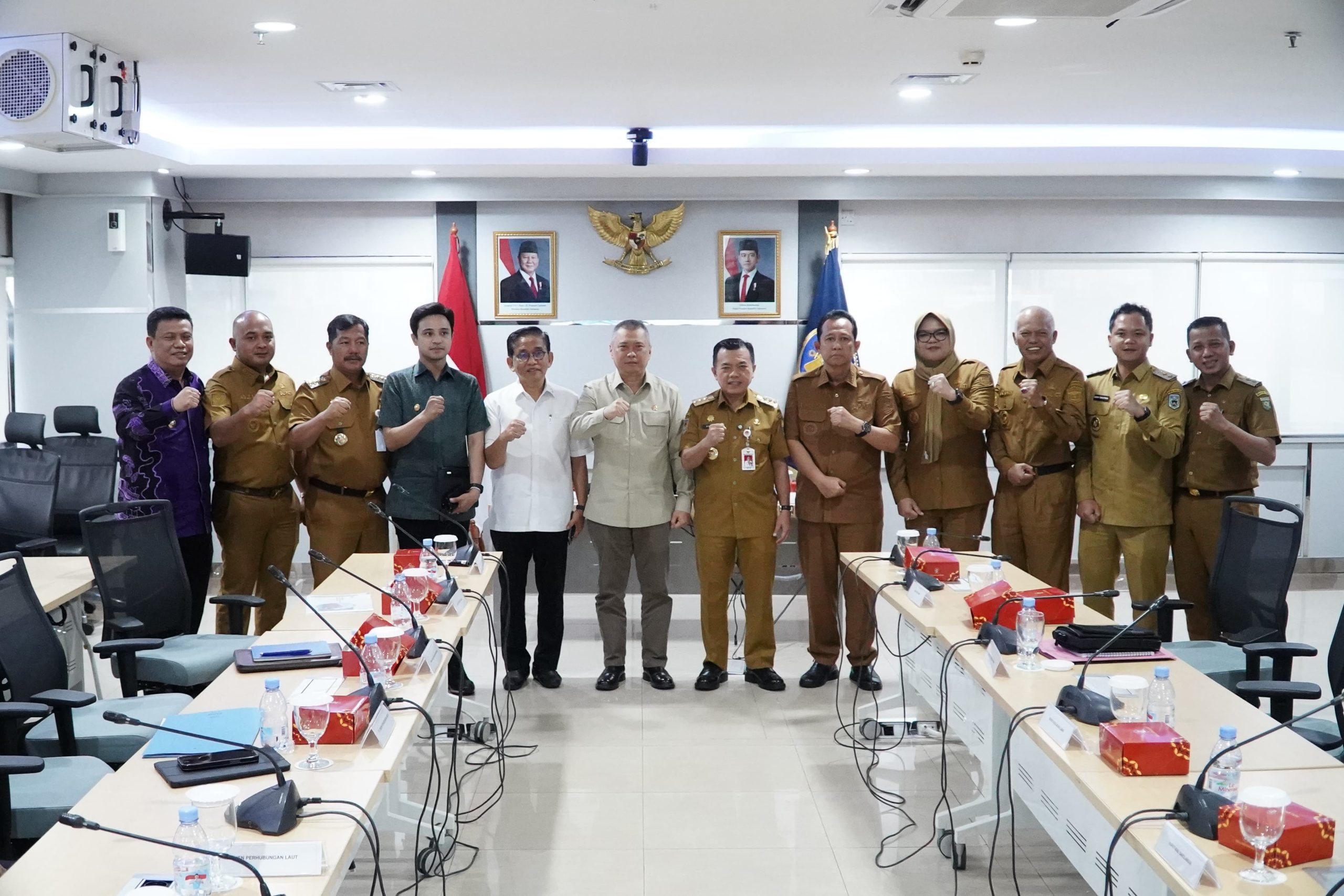 Gubernur Al Haris Boyong Bupati/Wali Kota Audiensi Dengan Menhub, Bahas Pengembangan Transportasi