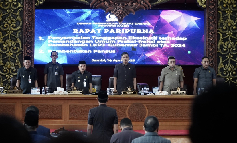 Gubernur Al Haris Jawab dan Jelaskan Pandangan Umum Fraksi DPRD